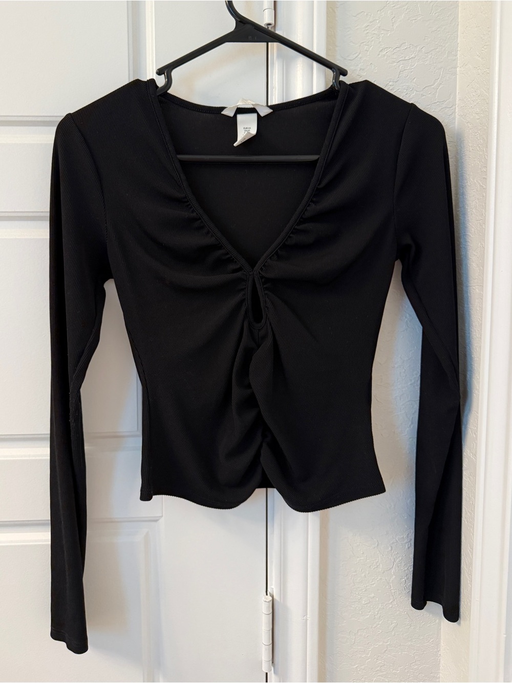 H&M Keyhole Ribbed Long Sleeve Top - Picture 2 of 4
